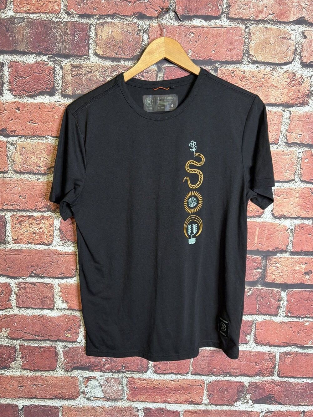 Roark Run Amok T Shirt Men Small Black Running Gym